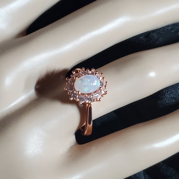 Victoria Opal & Topaz Ring 18 Rose Gold on Pure Copper. 4-claw Settings. - Picture 4 of 15